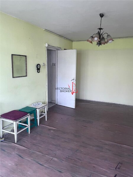 4 camere Titan - Piata Minis, centrala termica, zona linistita